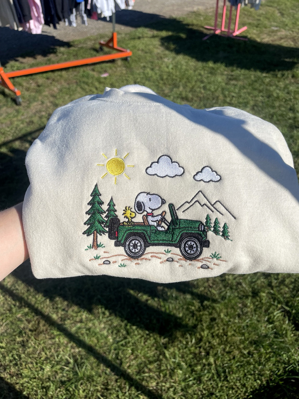 Cream embroidered outdoor dog and jeep sweatshirt